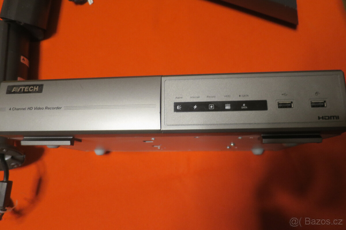 Bezpečnostní kamery se záznamovým zařízením AVTECH-3x - 9