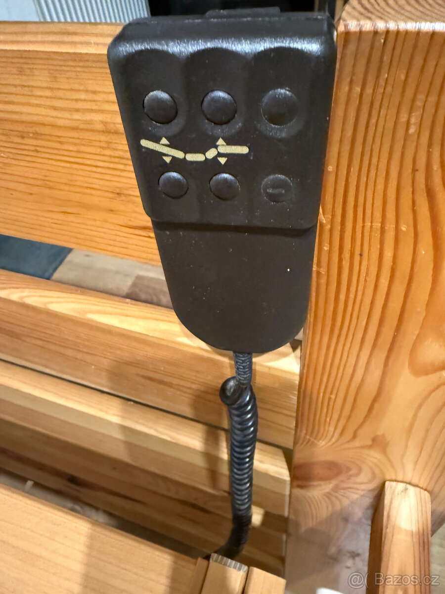 Zdravotní postel s elektrickým roštem a zdravotní matrací - 9