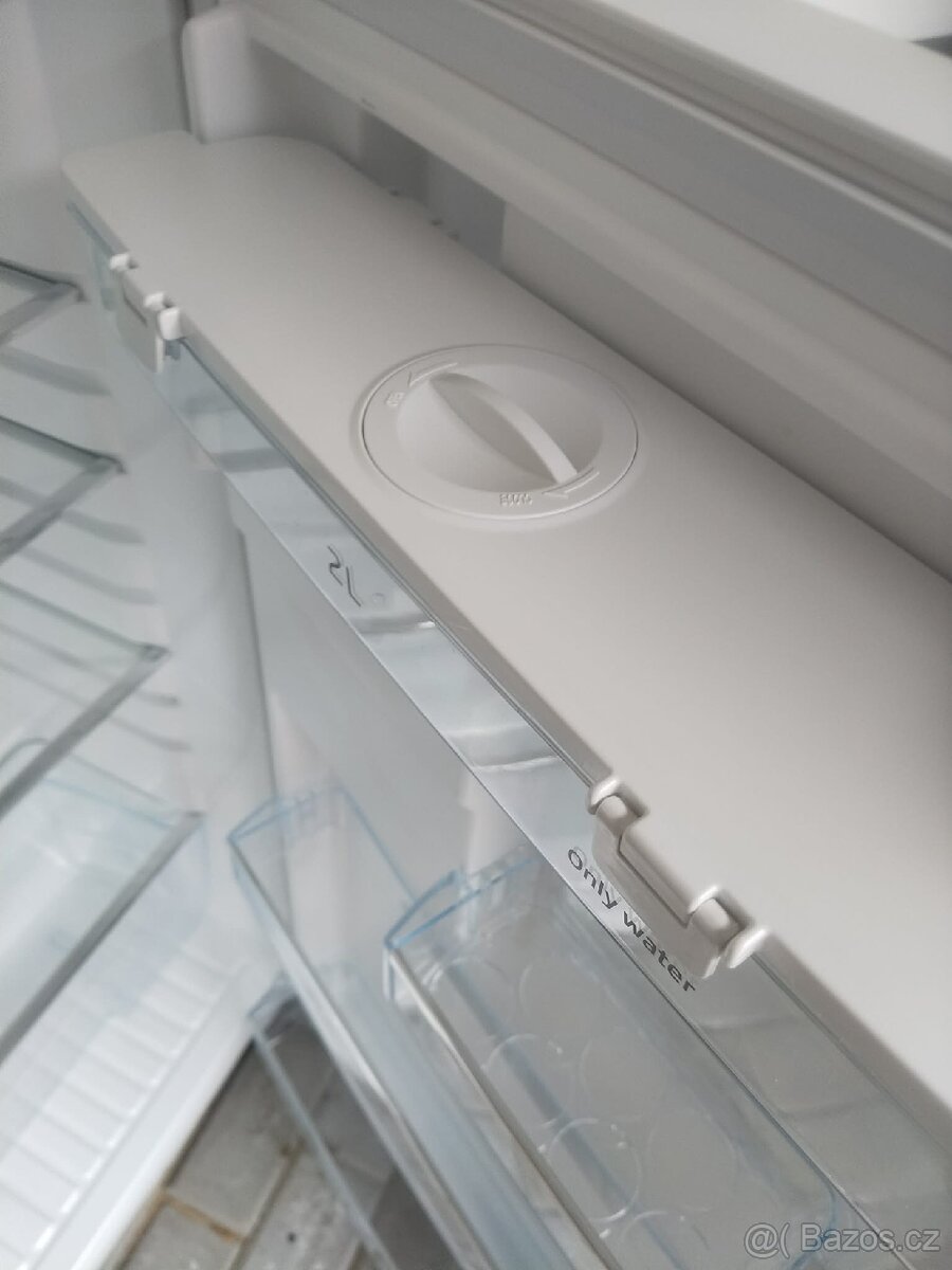 Lednice Amica A+ - 9