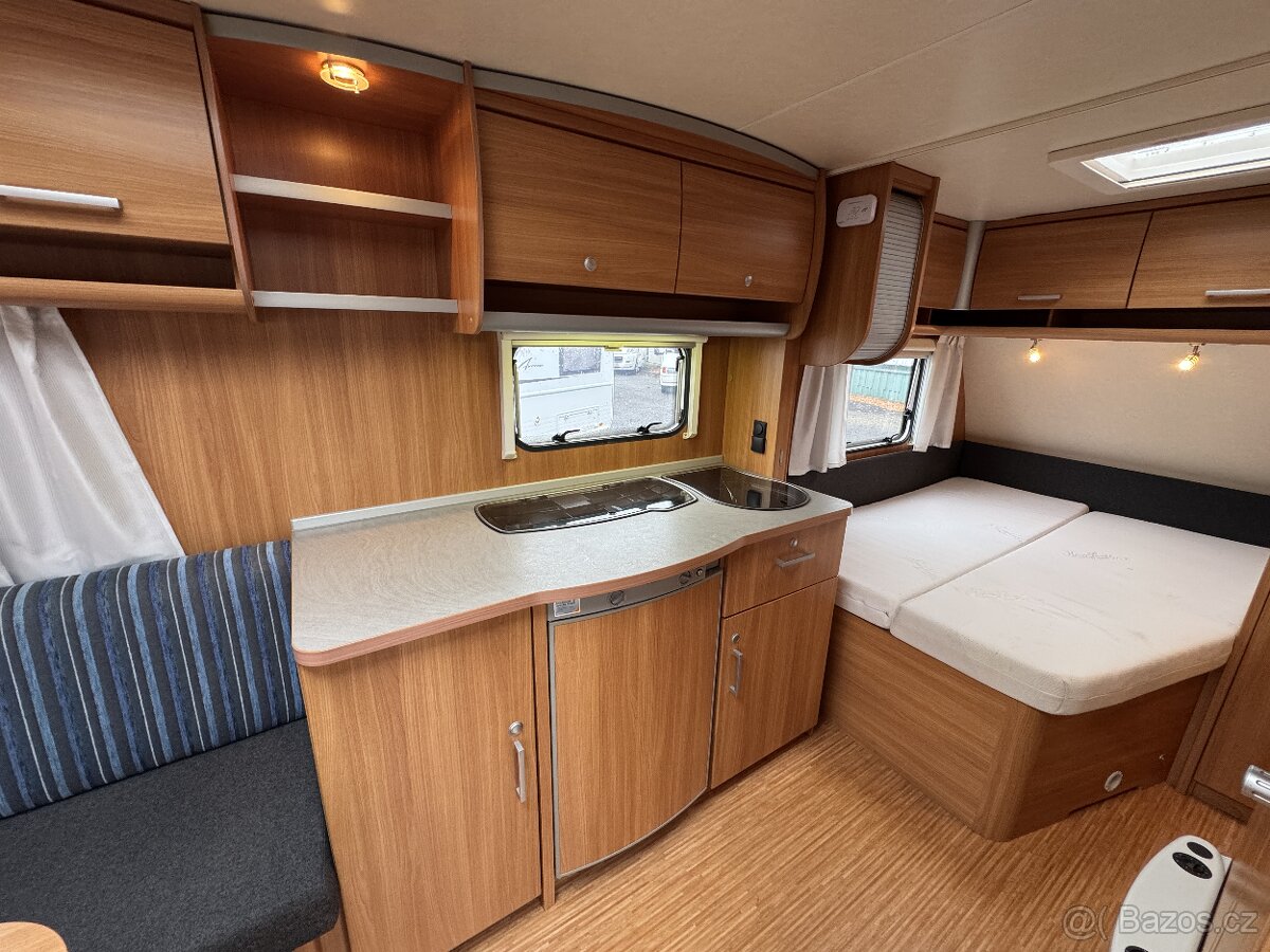 Knaus Sport 500 ~ Francouzská postel - 9