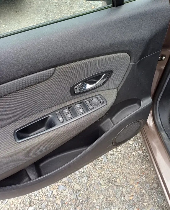 Renault megane grand scenic 1.5.dci - 9