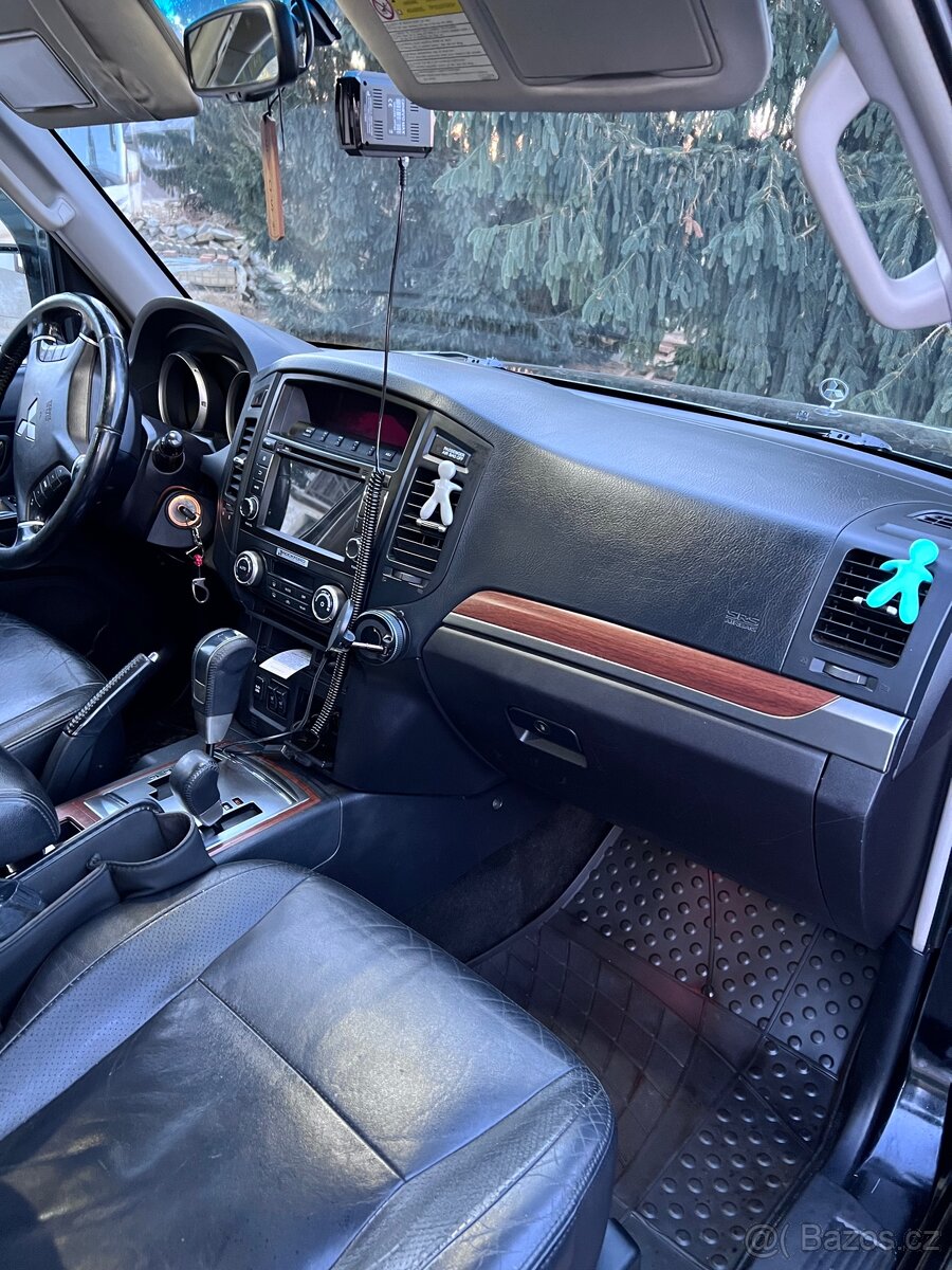 Prodám MITSUBISHI PAJERO V80 - 9