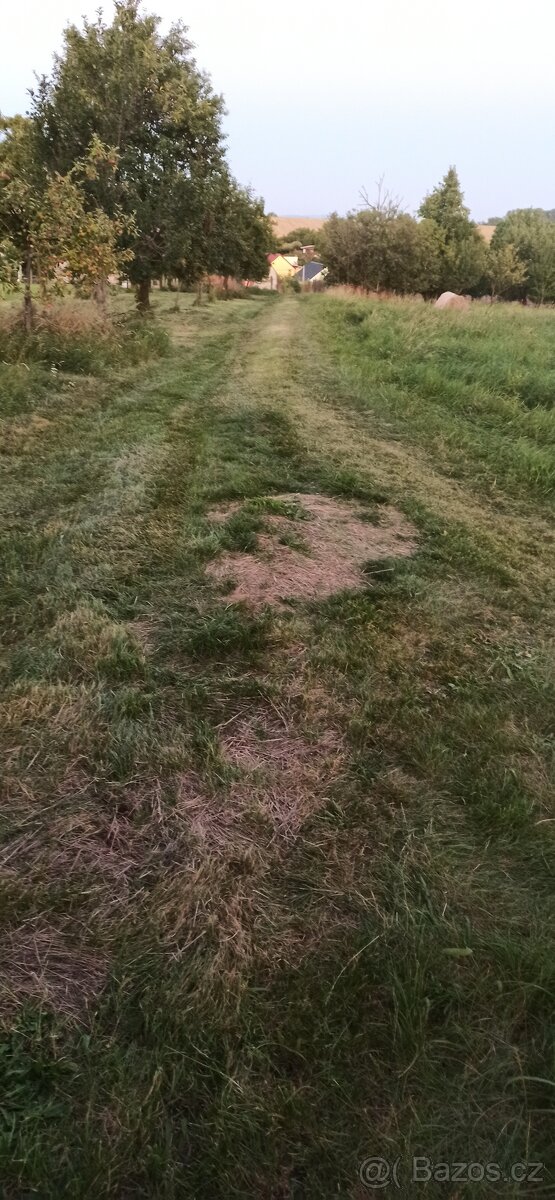 Prodám stavební pozemek v obci Lutopecny. - 9