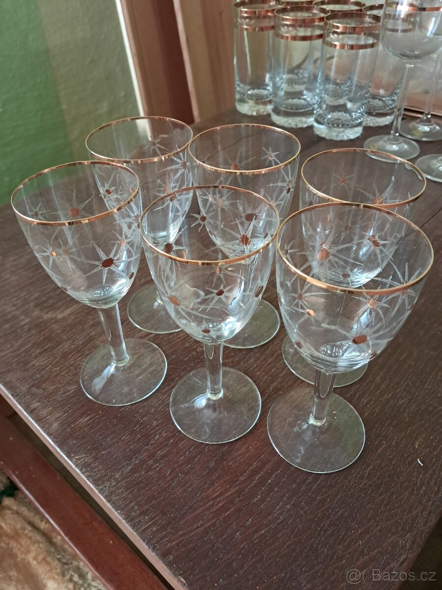 Staré skleničky, hrnečky, sklo - 9