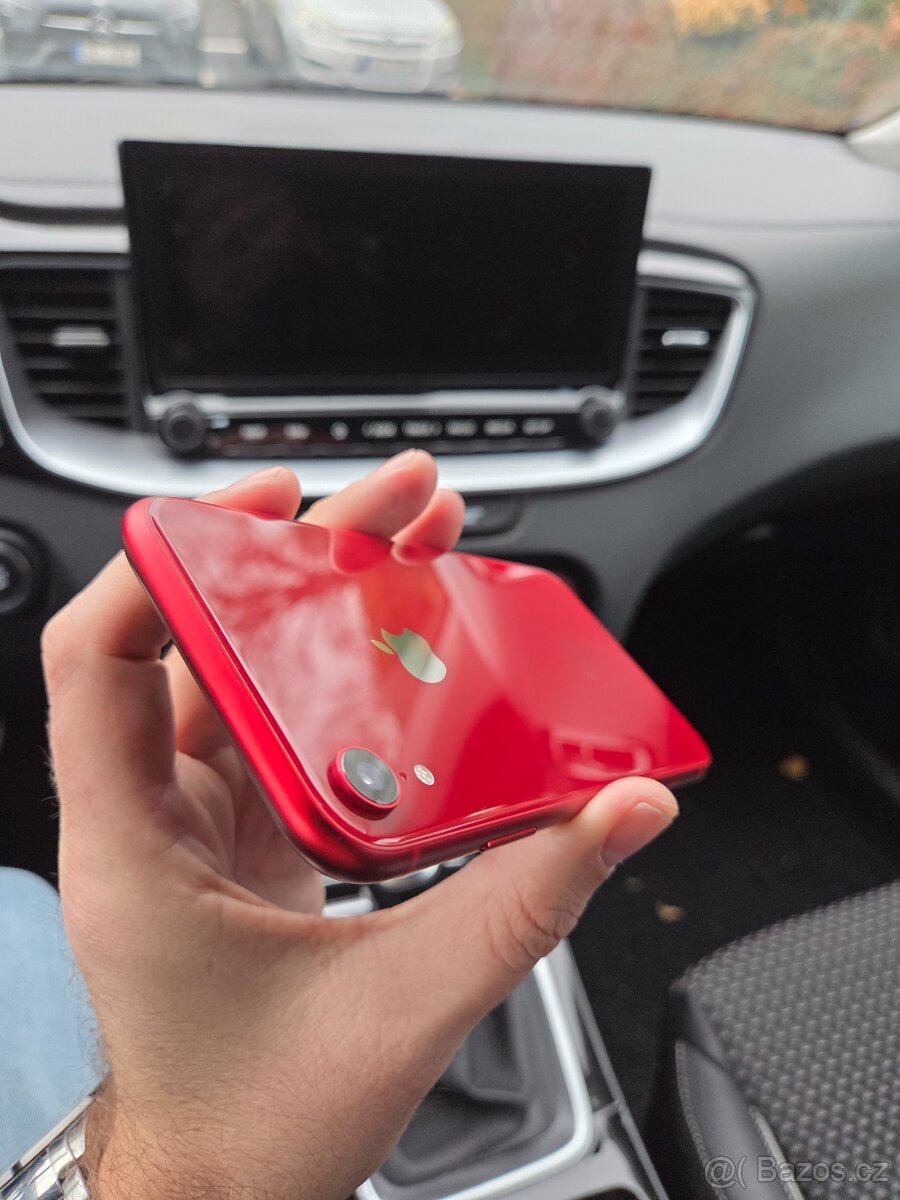 PRODANO - Apple iPhone Xr 64GB product RED - baterie 80% - 9