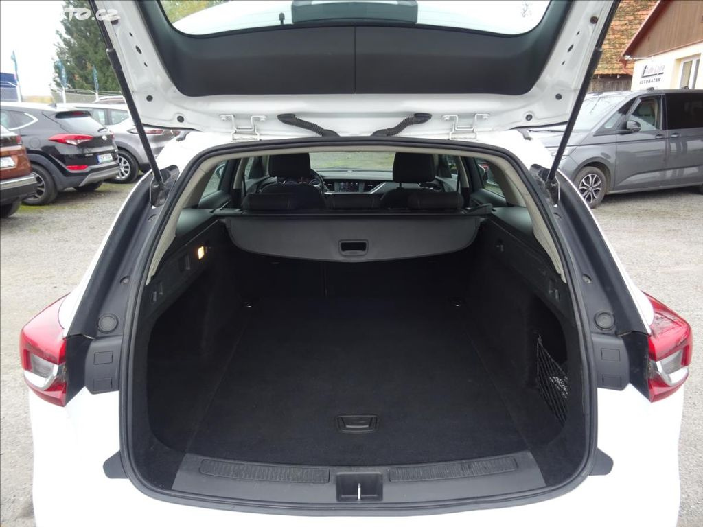 Opel Insignia 2,0 CDTi TK 10/2027 - 9