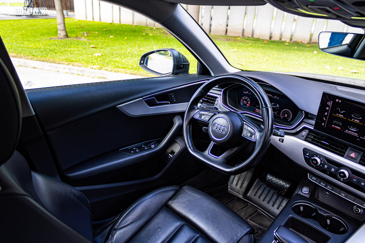 Audi A4 Avant 45 3.0 TDI S line quattro tiptronic / TOP STAV - 9