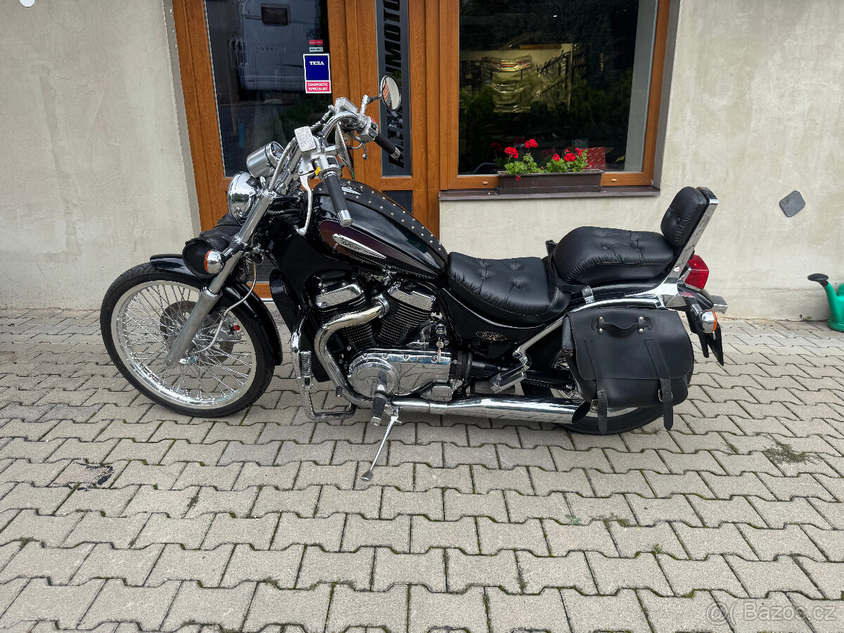 Suzuki VS 800 Intruder - 9