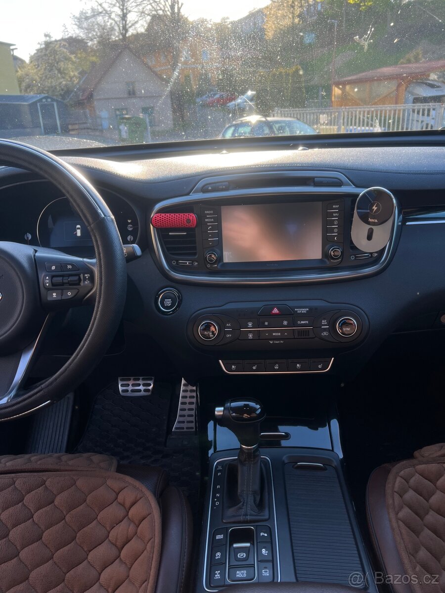 Kia Sorento - 9