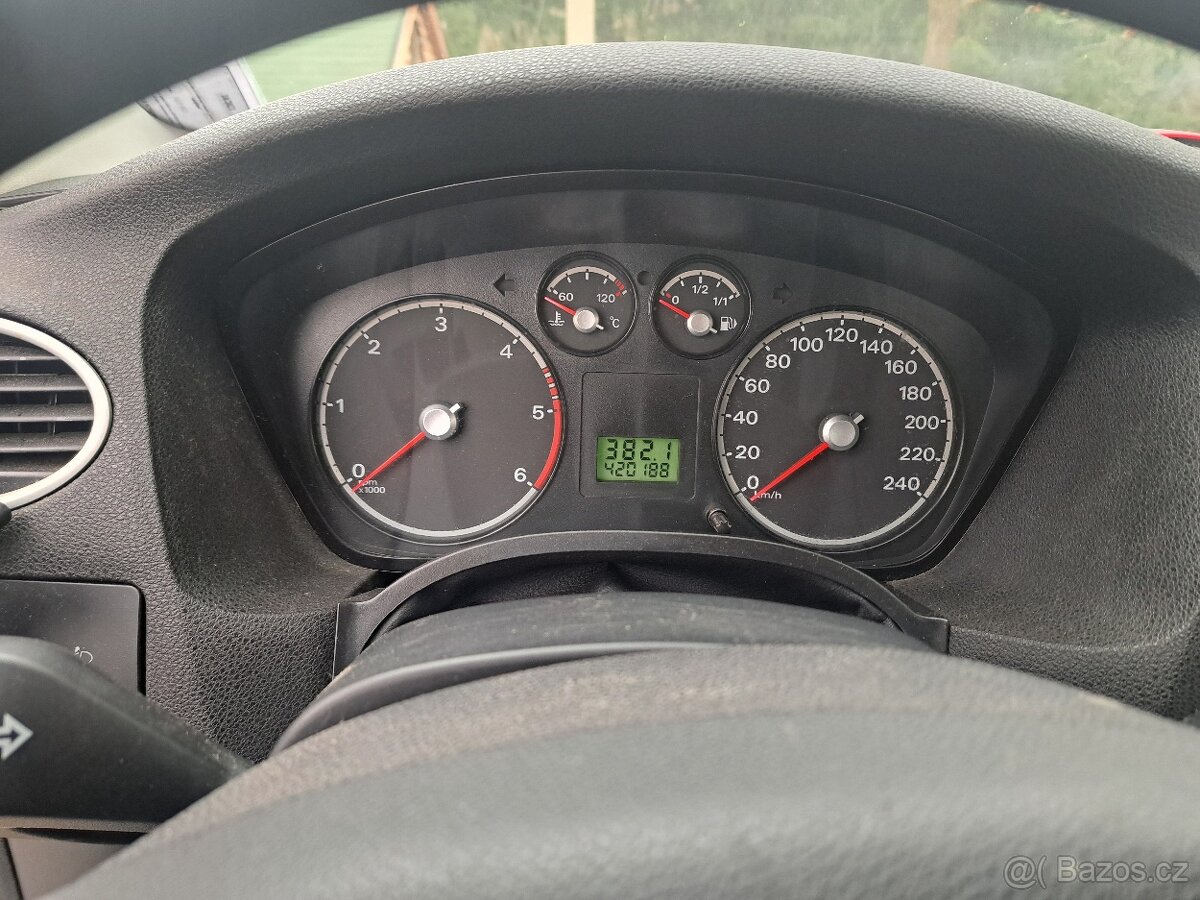 Ford Focus kombi TDCi STK 7/2026 - 9