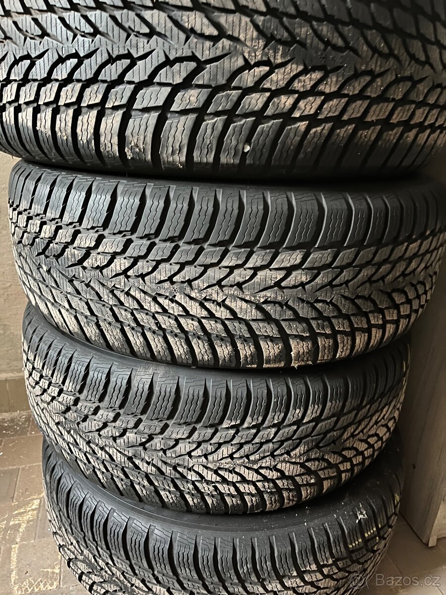 Alu kola 215/55/R17 originál škoda - 9