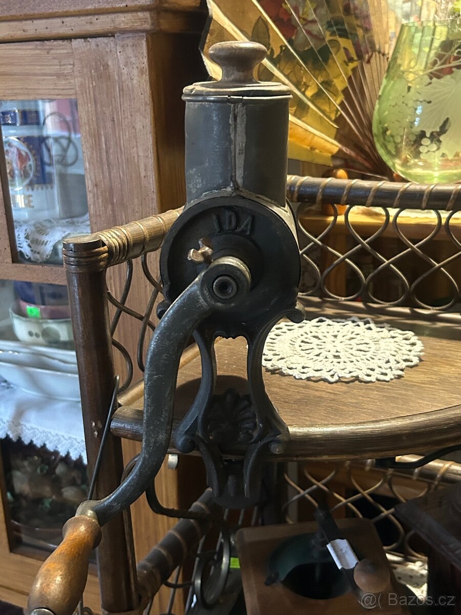 Starý litinový mlýnek „IDA“ – (1880–1920) - 9