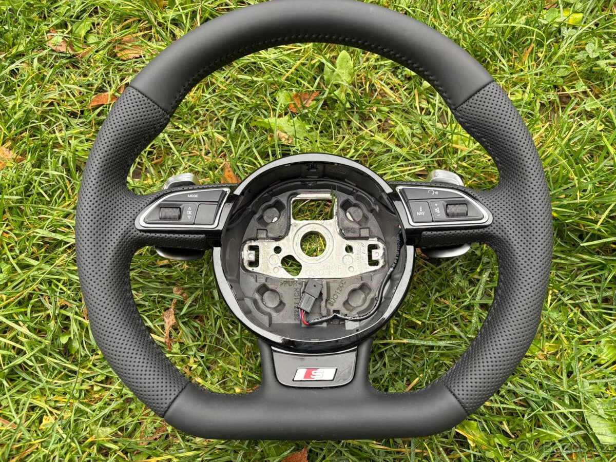 VOLANT AUDI KOŽENÝ ZKOSENY RS PADLA PERFOROVANA KUZE - 9