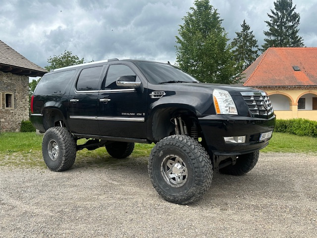 Cadillac Escalade ESV podvozek FTS i na splátky každému - 9