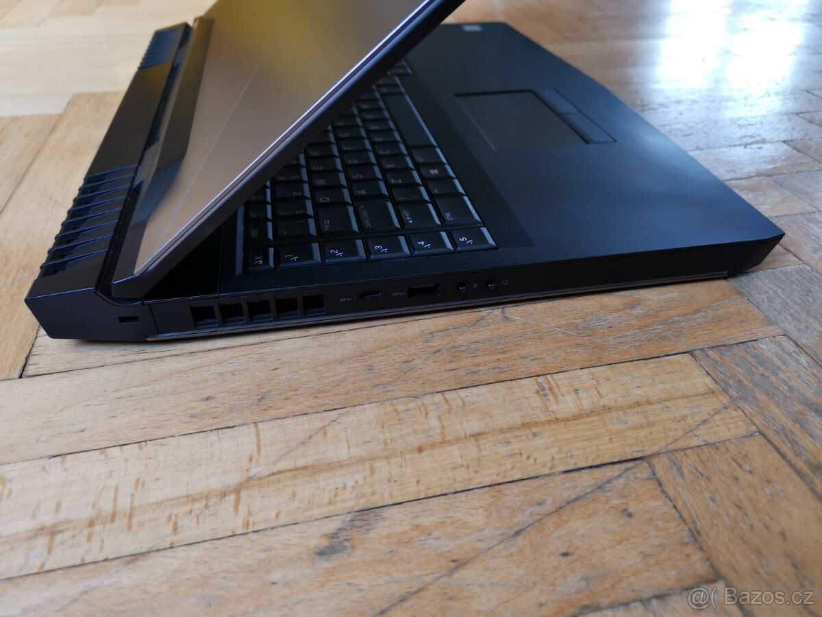 DELL Alienware 17 R4 herní 4K UHD LCD/i7/32G/2TB SSD/GF1080 - 9