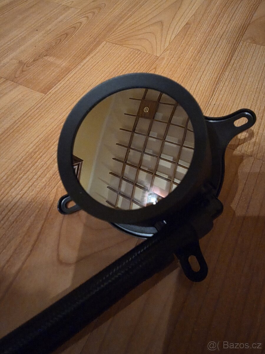 NZXT Kraken 360 - displej - 9