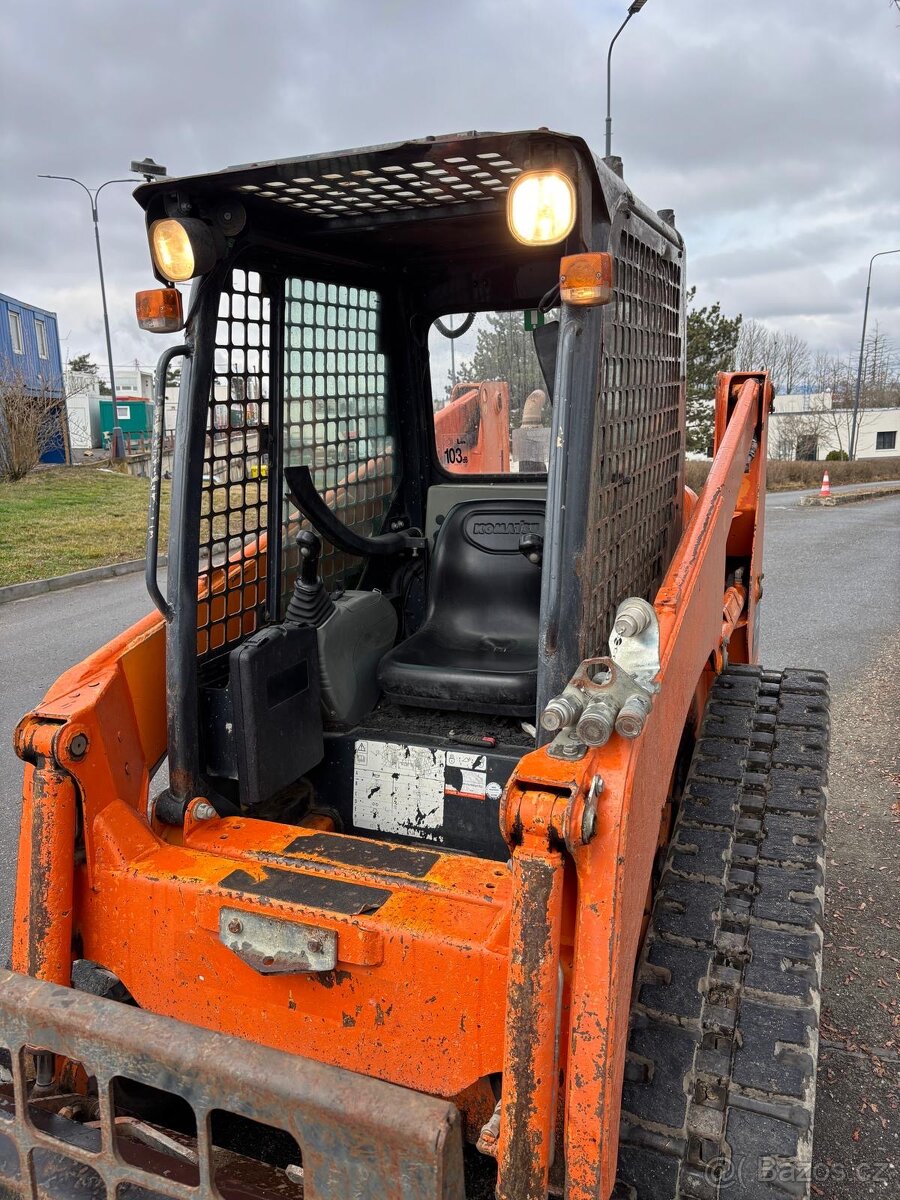 Pásový smykový nakladač Komatsu CK 20-1, hmotnost 3.6 t - 9