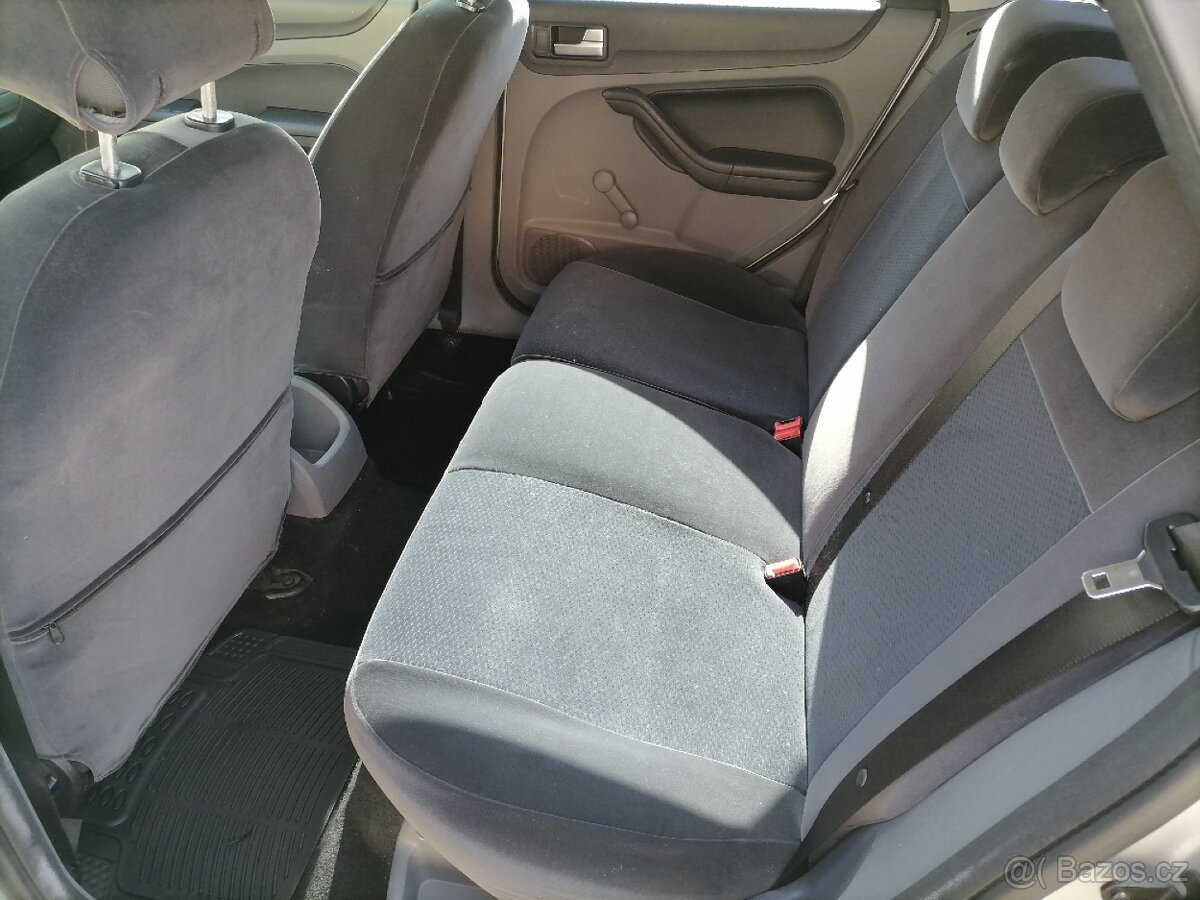 Ford Focus 1,6. r. 2009 SLEVA - 9