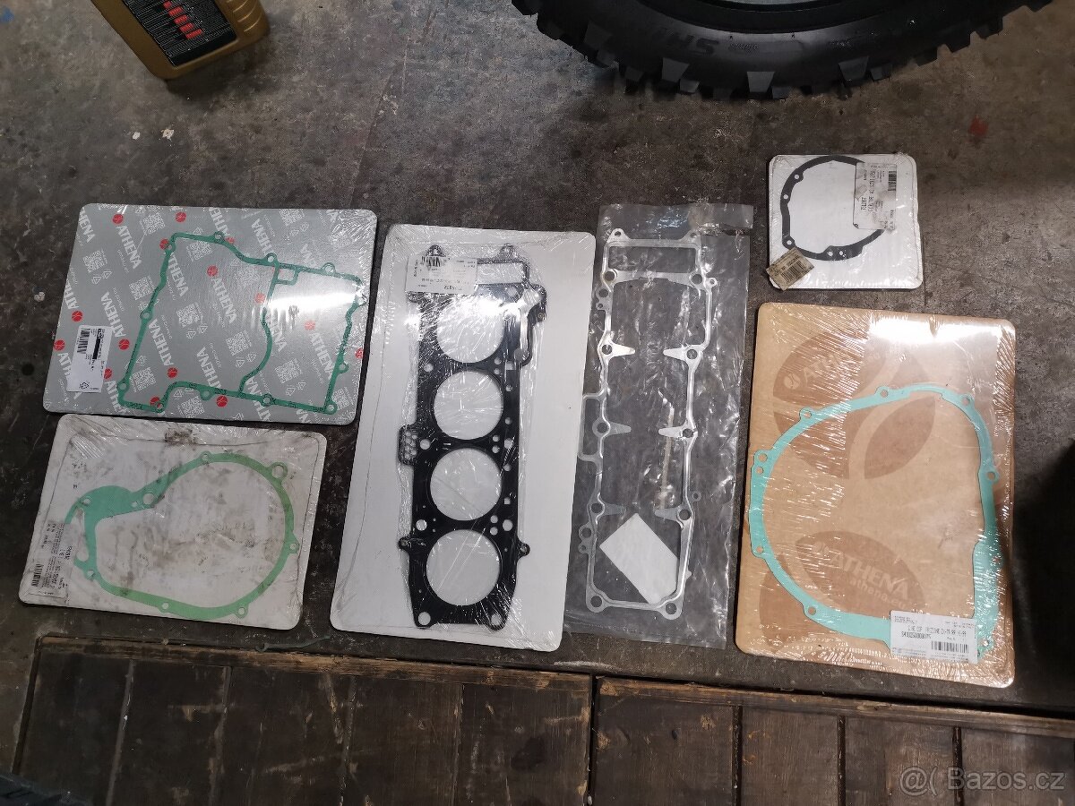 Kawasaki Zx7r mnoho dílů - 9