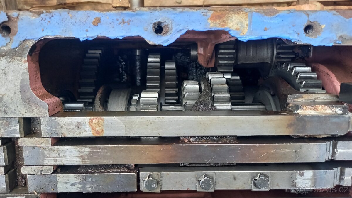 Zetor6718/převodovka (zadek) - 9