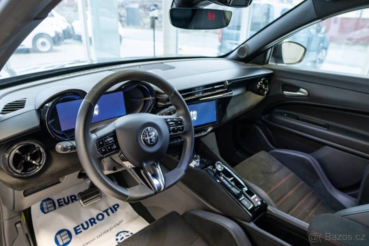 Alfa Romeo Junior Speciale 54kWh - 9