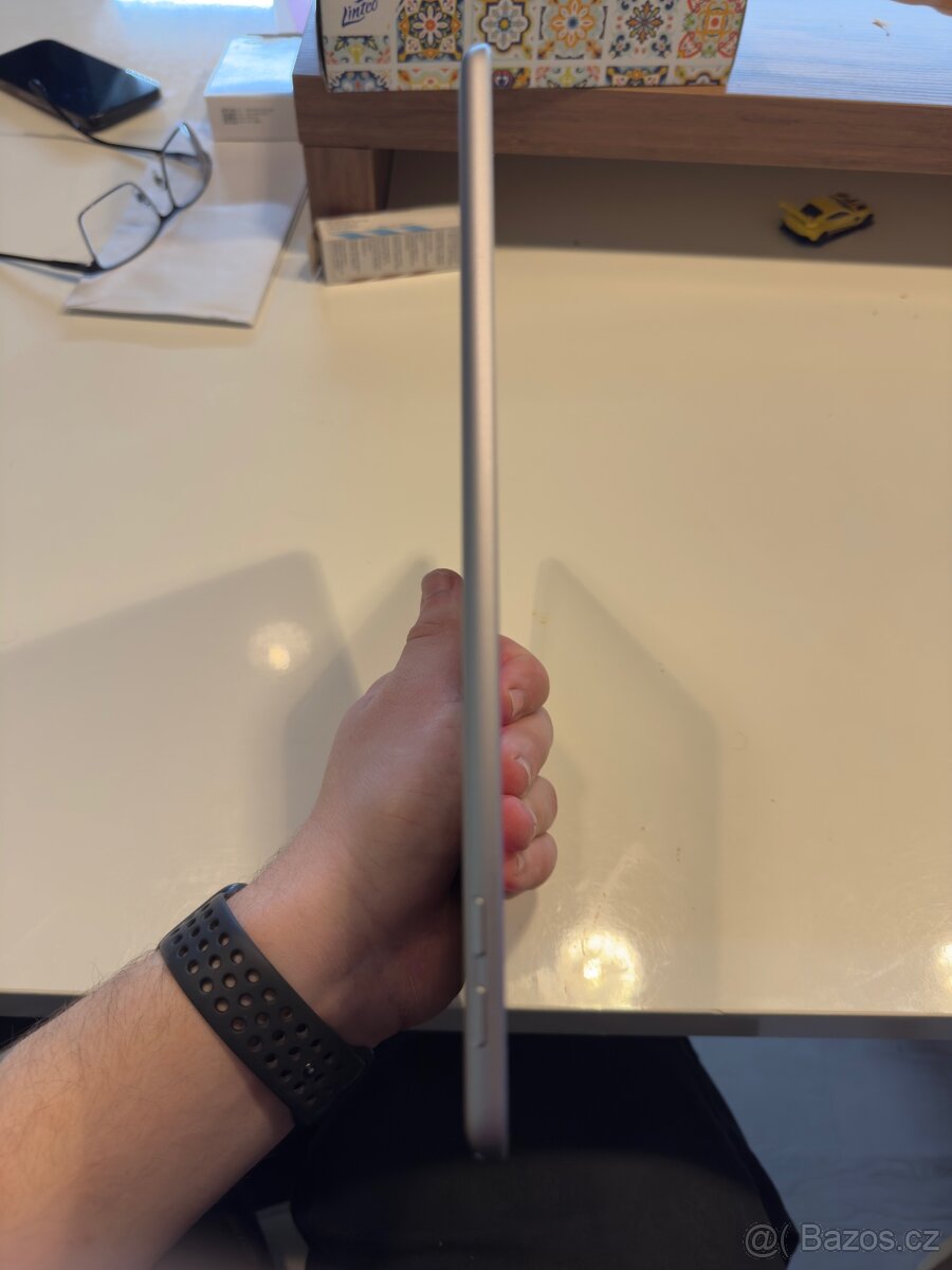iPad 6. generace (2018) 128GB - 9