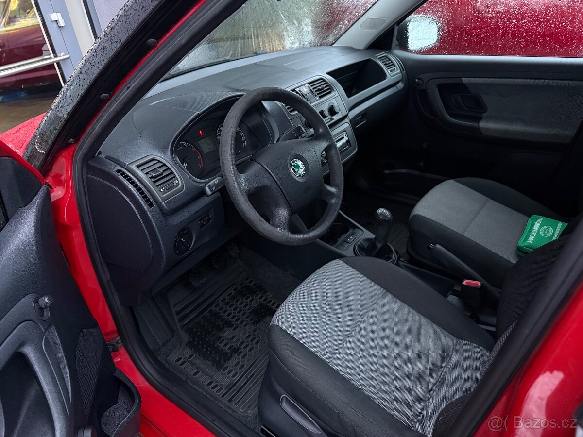 Škoda Fabia 1,2 HTP 44kW KLIMA TOP STAV - 9