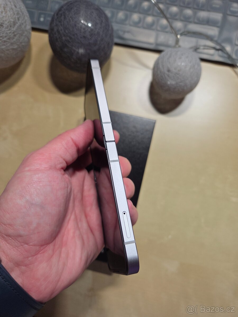 Prodám Galaxy Z Flip 6, 12GB/512GB Silver Shadow - 9