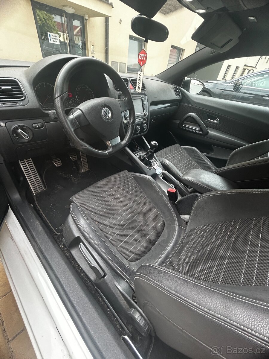 Volkswagen Scirocco 2.0TSI - 9