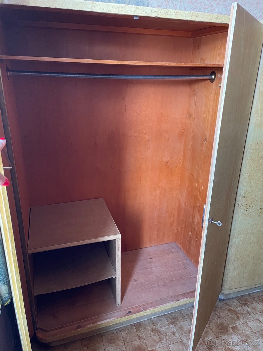 Šatní skříně z masivu - 9