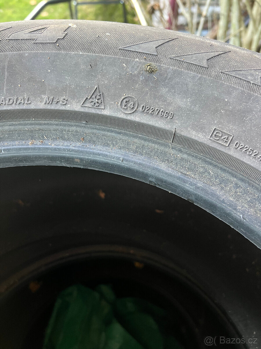 Pneu 275/55R17 - 9