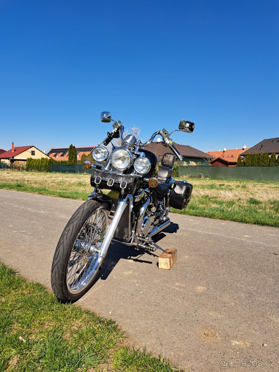 Suzuki Intruder VS 800 - 9