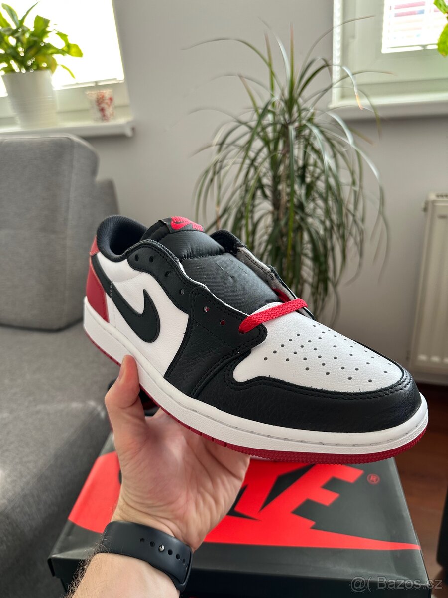 Air Jordan 1 Low OG Black Toe (2023) - 9