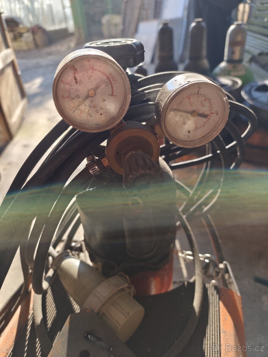 Prodám CO 2 svářečku LORCH - 9