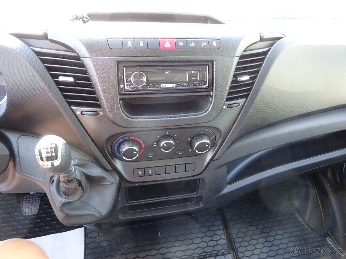Iveco Daily 35 SI sklápěč r.v.2021 Provoz2024 (DPH) 7 Míst - 9