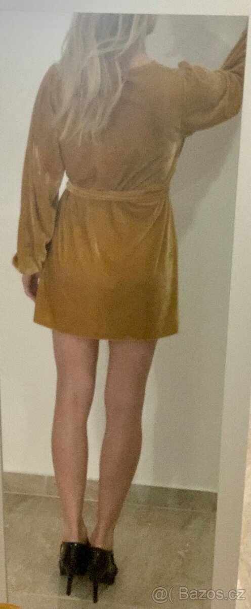 Šaty sametové zn. Pull & Bear vel. M - 9