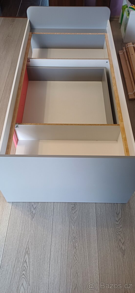 Postel s úložným prostorem. - 9
