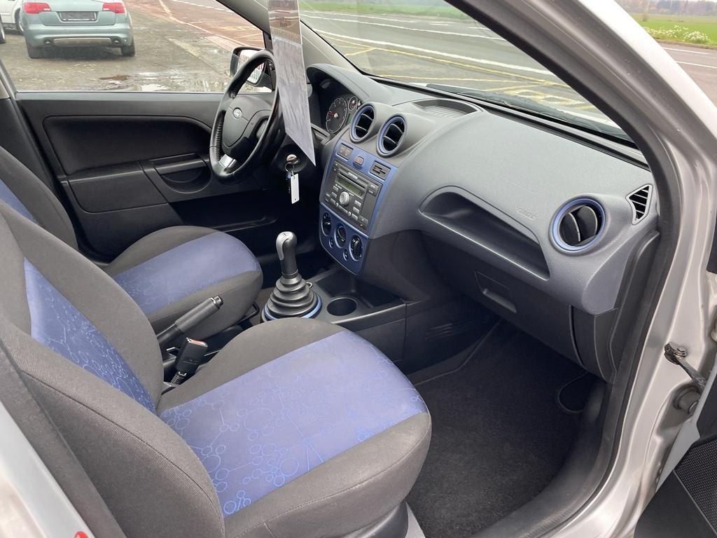 Ford Fiesta 1.4i 16V - 9