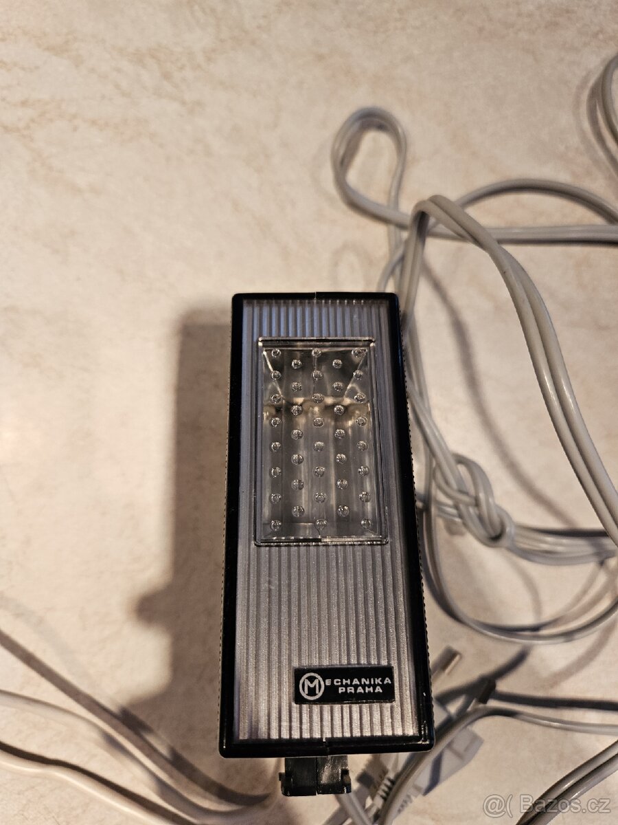 Fotoaparát Vilia Triplet 69-3 4/40 + externí blesk - 9