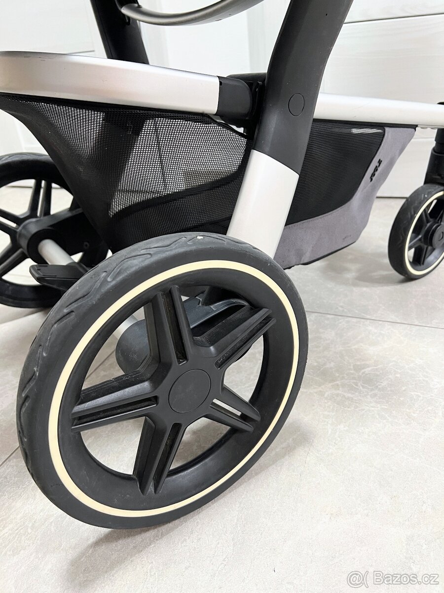 Sportovní kočárek Joolz Hub šedý s nánožníkem - 9