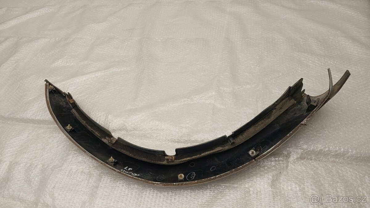 Mitsubishi L200 – LEM LP BLATNIKU, ROHY NÁRAZNÍKU LP PP - 9