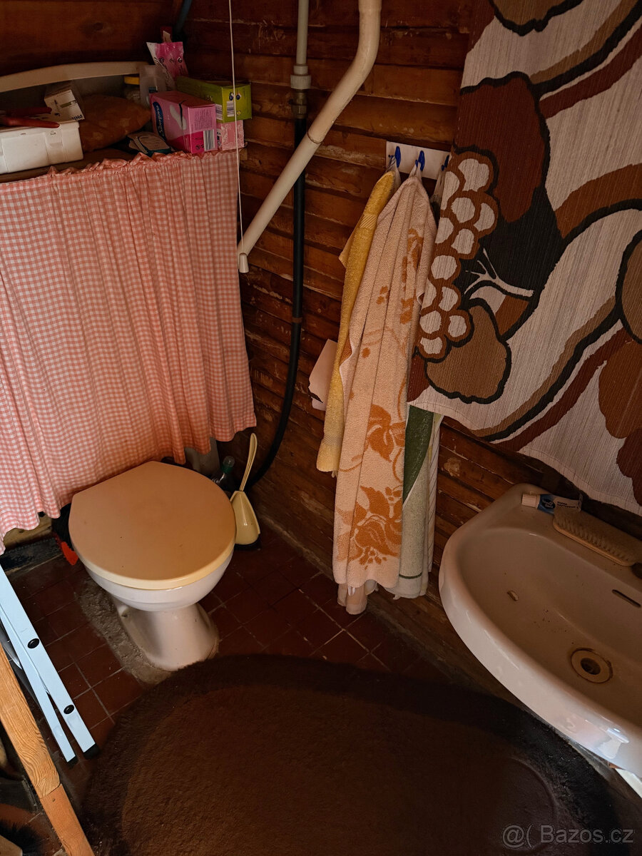 Prodej chaty u Slapské přehrady - osada Hrdlička - 9