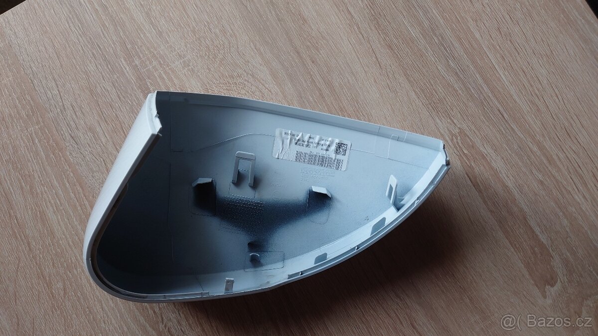 Kryt pravého zrcátka - 9