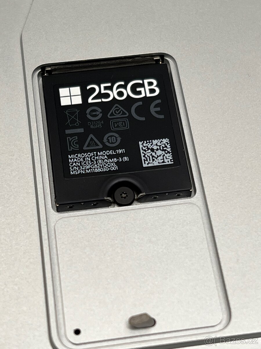 Microsoft Surface Pro 8 (i5, 8GB, 256GB) - 9