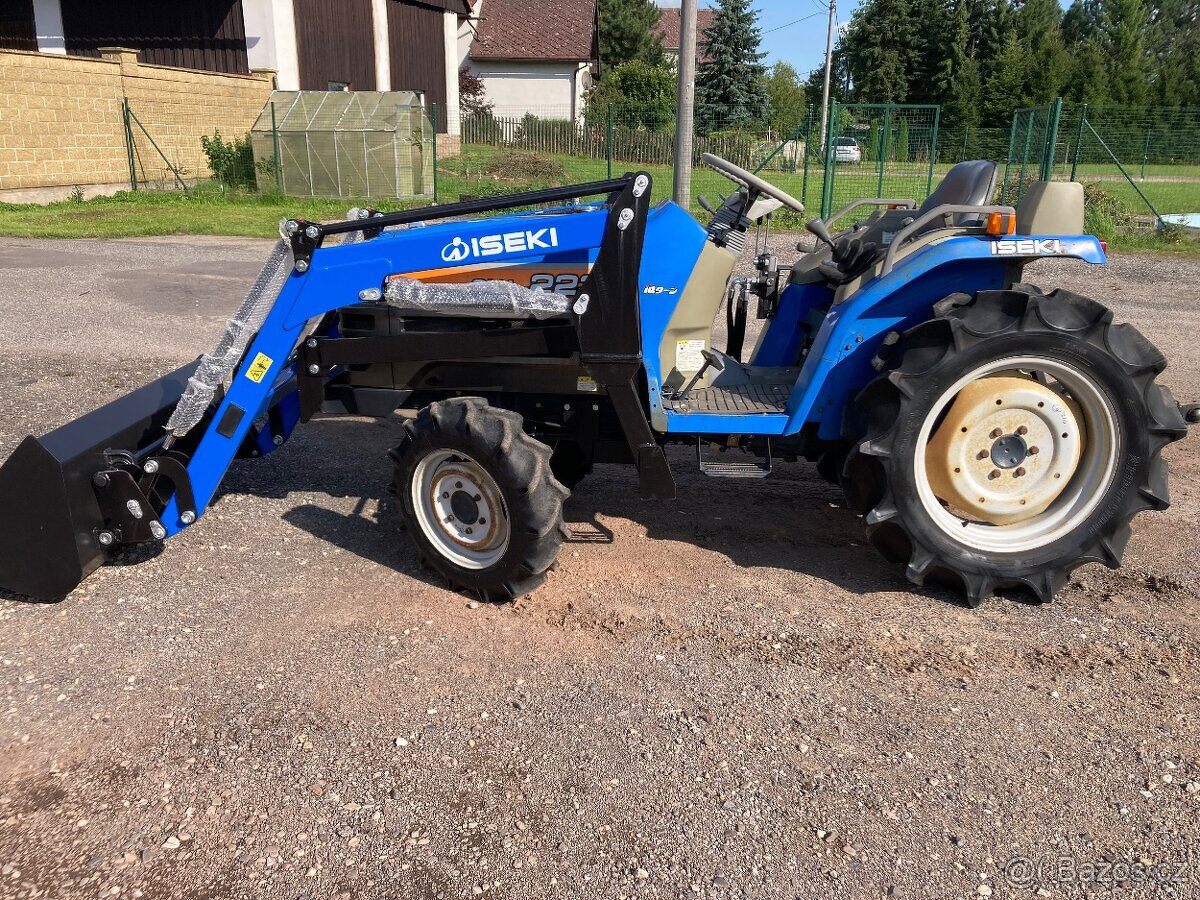 Malotraktor Iseki Sial 223 s čelním nakladačem - 9