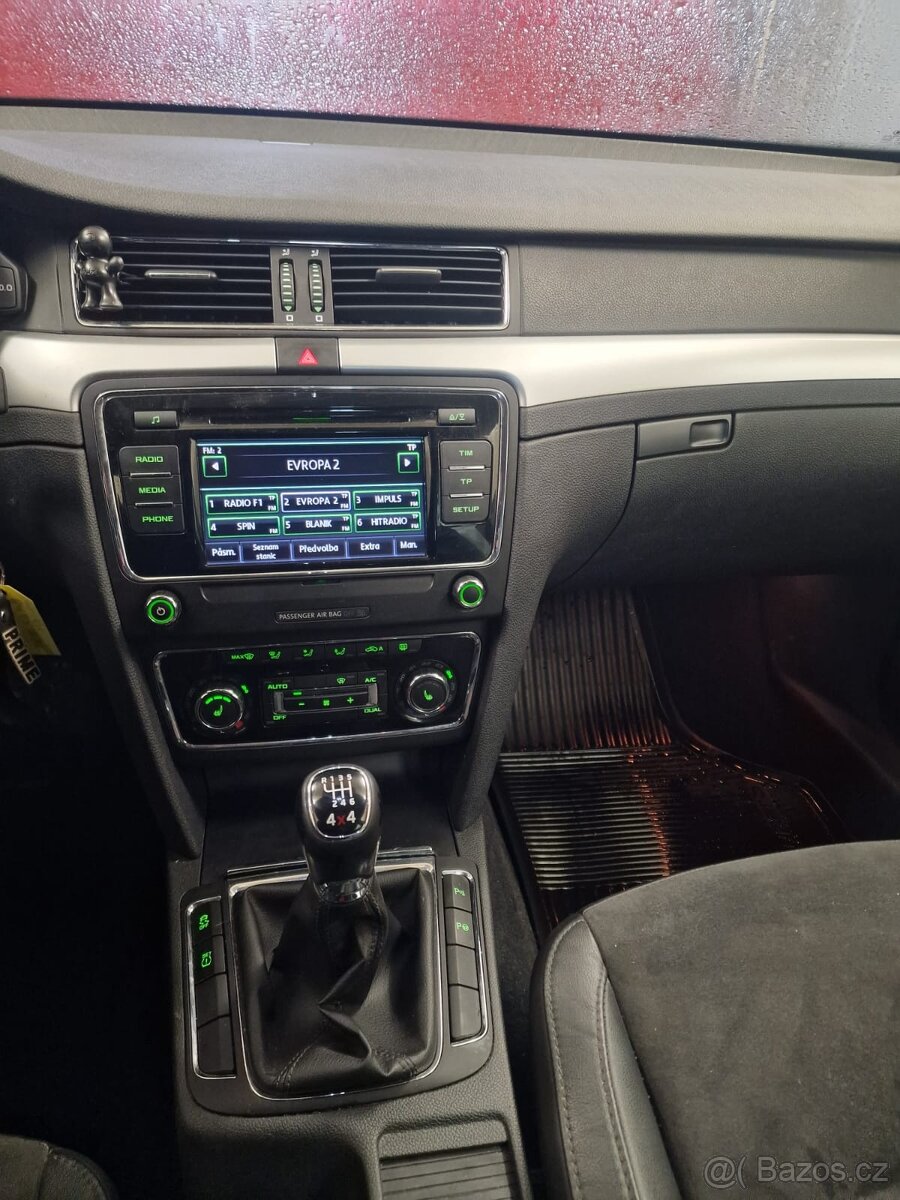 Škoda Superb 2 facelift elegance 1.8 tsi 118kw rok 2013/14 - 9