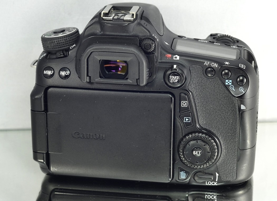 Canon EOS 70D APS-CFull HDVWIFI11 000 Exp - 9