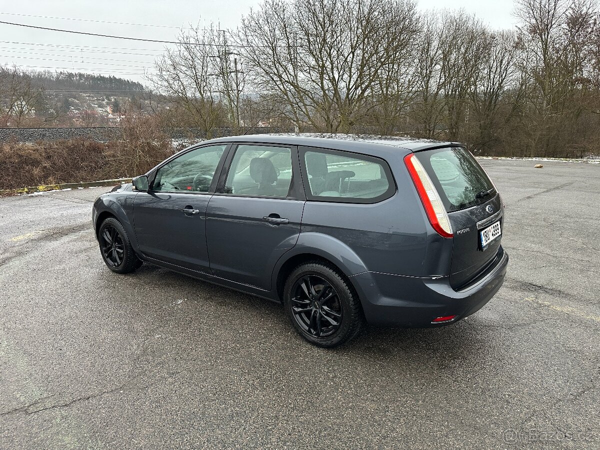 Ford Focus 1.6 kombi - 9