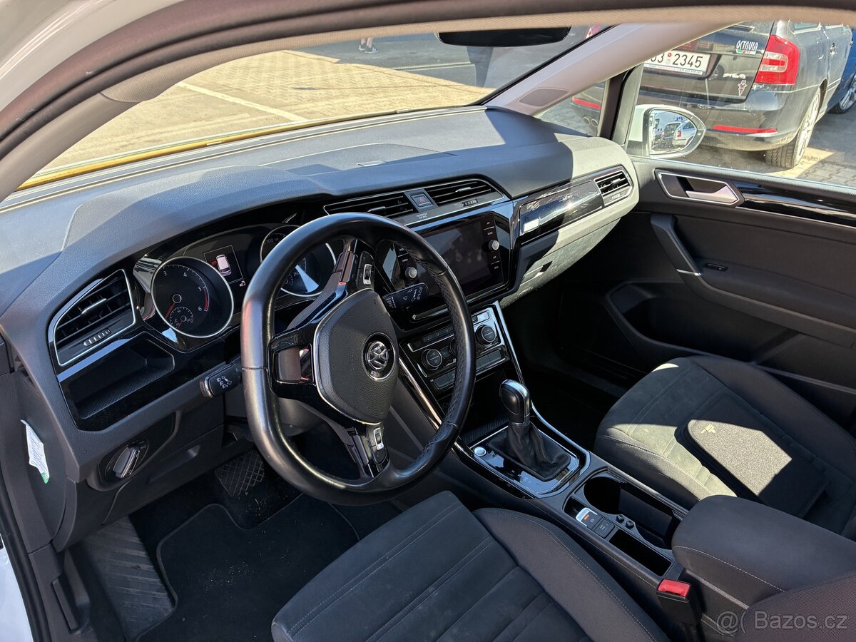 VW TOURAN 1.6TDI DSG DPH - 9