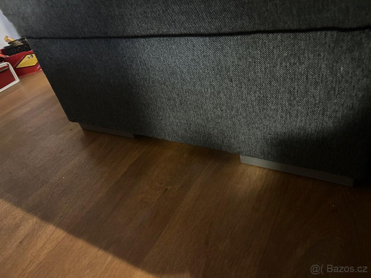 Velká sedací souprava ve tvaru U - 9